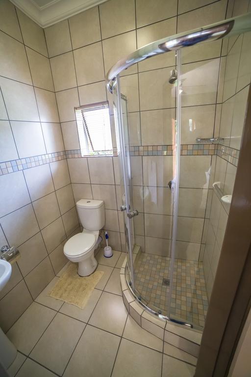 Beryl1 Guesthouse Klerksdorp Extérieur photo