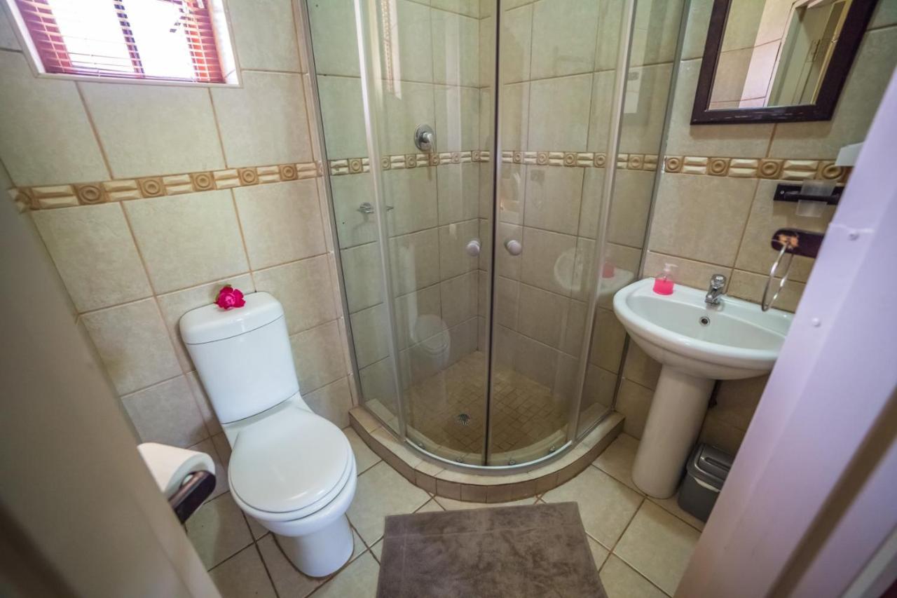 Beryl1 Guesthouse Klerksdorp Extérieur photo