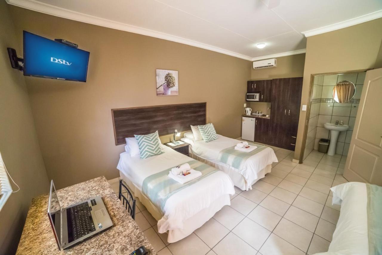 Beryl1 Guesthouse Klerksdorp Extérieur photo